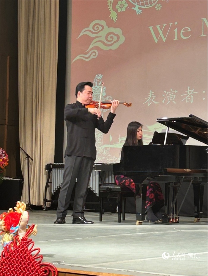 小提琴獨(dú)奏《Wie Melodien zieht es mir》《新春樂(lè)》，表演者：寧峰、韓卉菁（鋼琴伴奏）