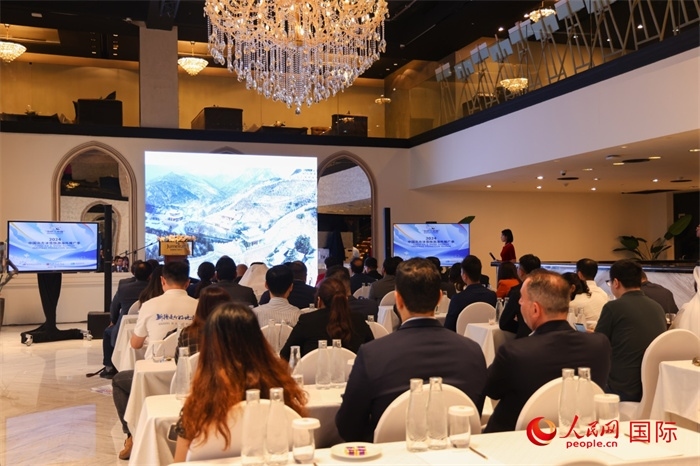 2日，“你好！中國(guó)”——2024中國(guó)北方冰雪旅游海外推廣季阿聯(lián)酋專場(chǎng)活動(dòng)在阿聯(lián)酋迪拜舉行。人民網(wǎng)記者任皓宇攝