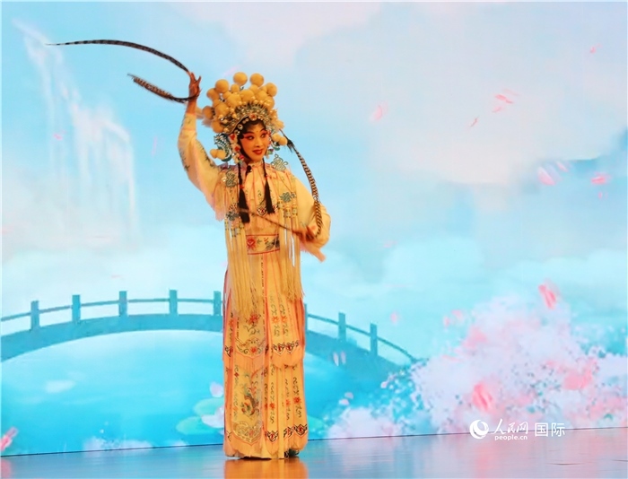 四川省成都市川劇研究院帶來了精彩的川劇演出。人民網(wǎng)記者 李志偉攝