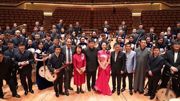 “”天地永樂·中國節(jié)“”音樂會演出人員合影。中國駐德國大使館供圖