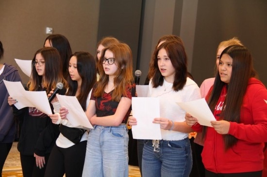 2月9日，在馬斯卡廷，馬斯卡廷中學學生在演唱中文歌曲。