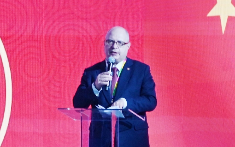 俄羅斯國(guó)家杜馬資產(chǎn)、土地和財(cái)產(chǎn)關(guān)系委員會(huì)主席兼俄中議員友好小組主席加夫里洛夫致辭。主辦方供圖 