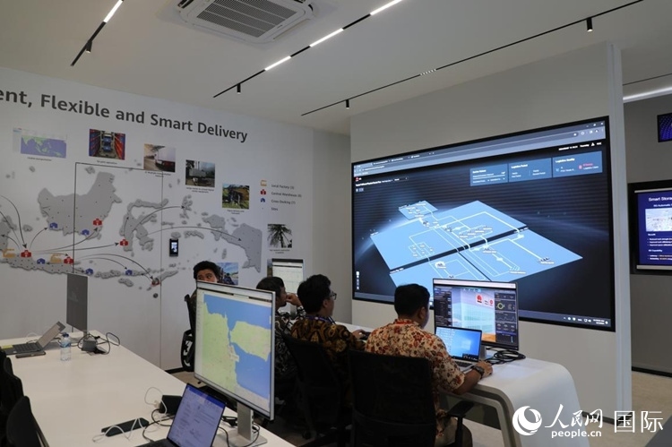 華為5G創(chuàng)新中心內(nèi)景。人民網(wǎng)記者 曹師韻攝