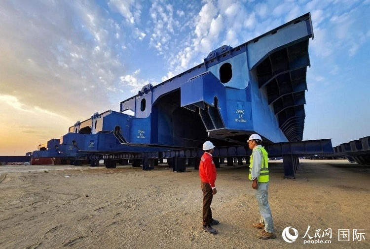 全球最大升船機(jī)平臺。人民網(wǎng)記者管克江攝