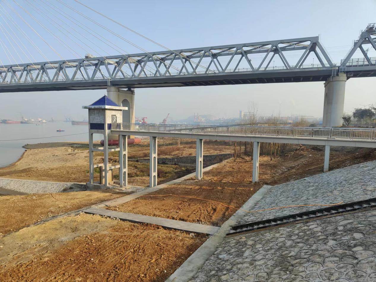 修復(fù)后的吉家湖低排閘。受訪者供圖