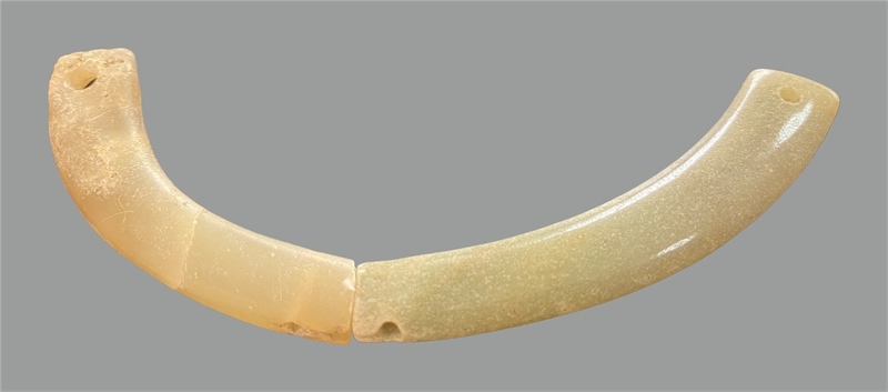 馬家浜文化晚期玉璜。中國文物報社供圖