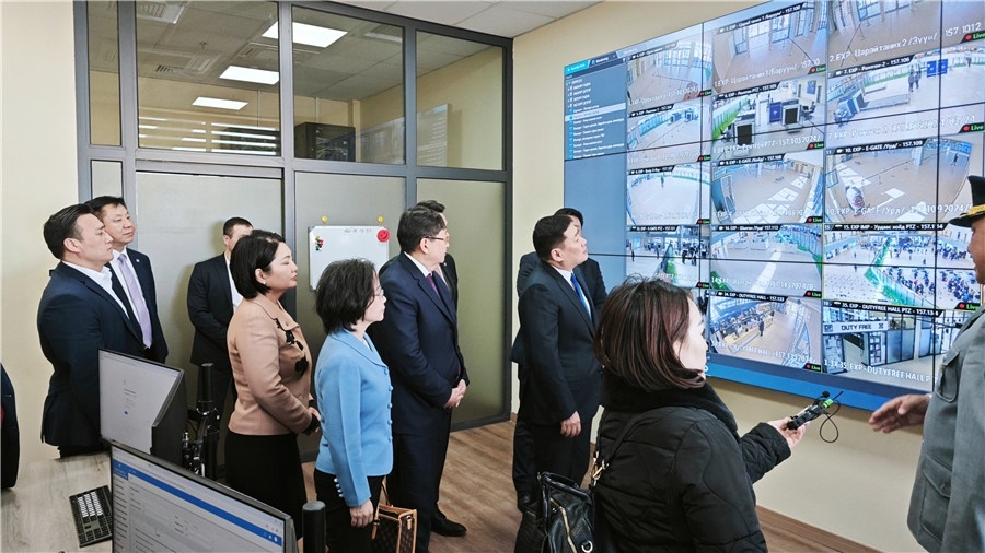 3月24日，中蒙官員考察項目。駐蒙古使館供圖