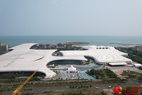 航拍第四屆消博會(huì)主會(huì)場(chǎng)。人民網(wǎng)記者 孟凡盛攝