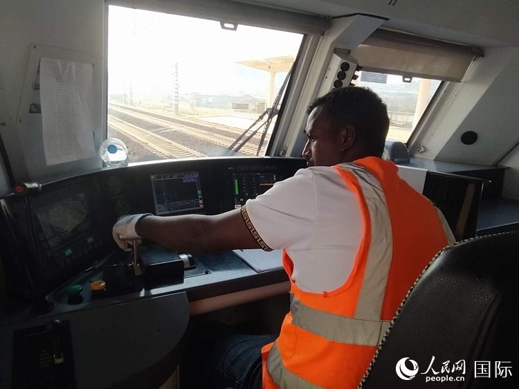 火車司機索博卡。人民網記者 黃培昭攝