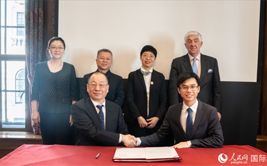 活動(dòng)簽約現(xiàn)場(chǎng)。實(shí)習(xí)生 劉船攝