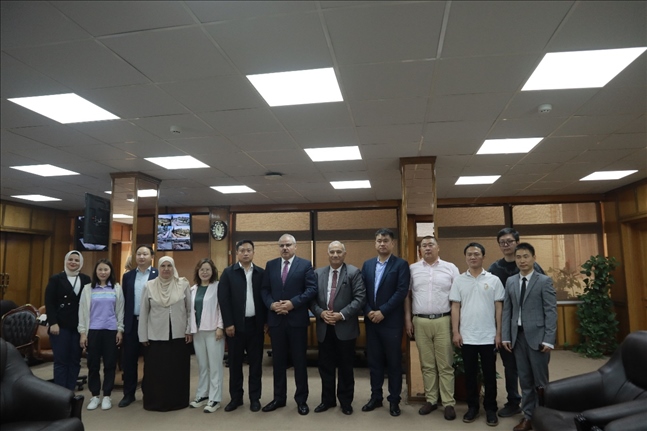 活動現(xiàn)場合影。蘇伊士運(yùn)河大學(xué)孔子學(xué)院供圖