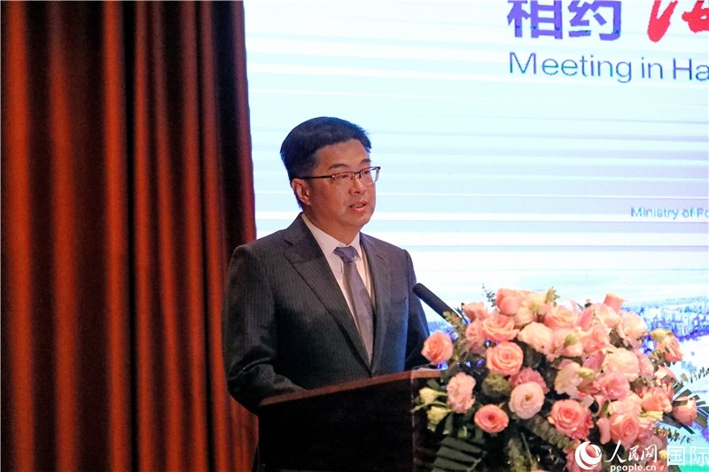 海南省人民政府副省長陳懷宇在宣介會上致辭。人民網(wǎng)記者趙益普攝