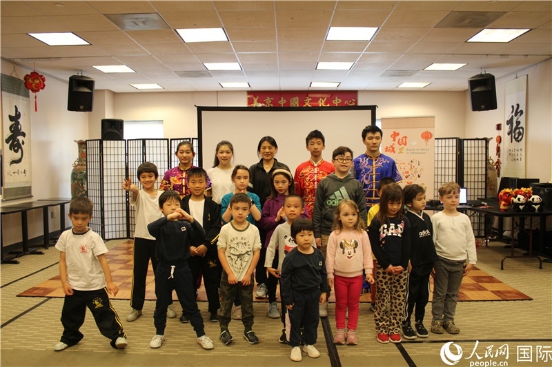 2、此次活動(dòng)是在美京中國文化中心舉辦的“中國城里品中國”系列文化活動(dòng)之一。 伊莎貝爾·羅德里格斯攝