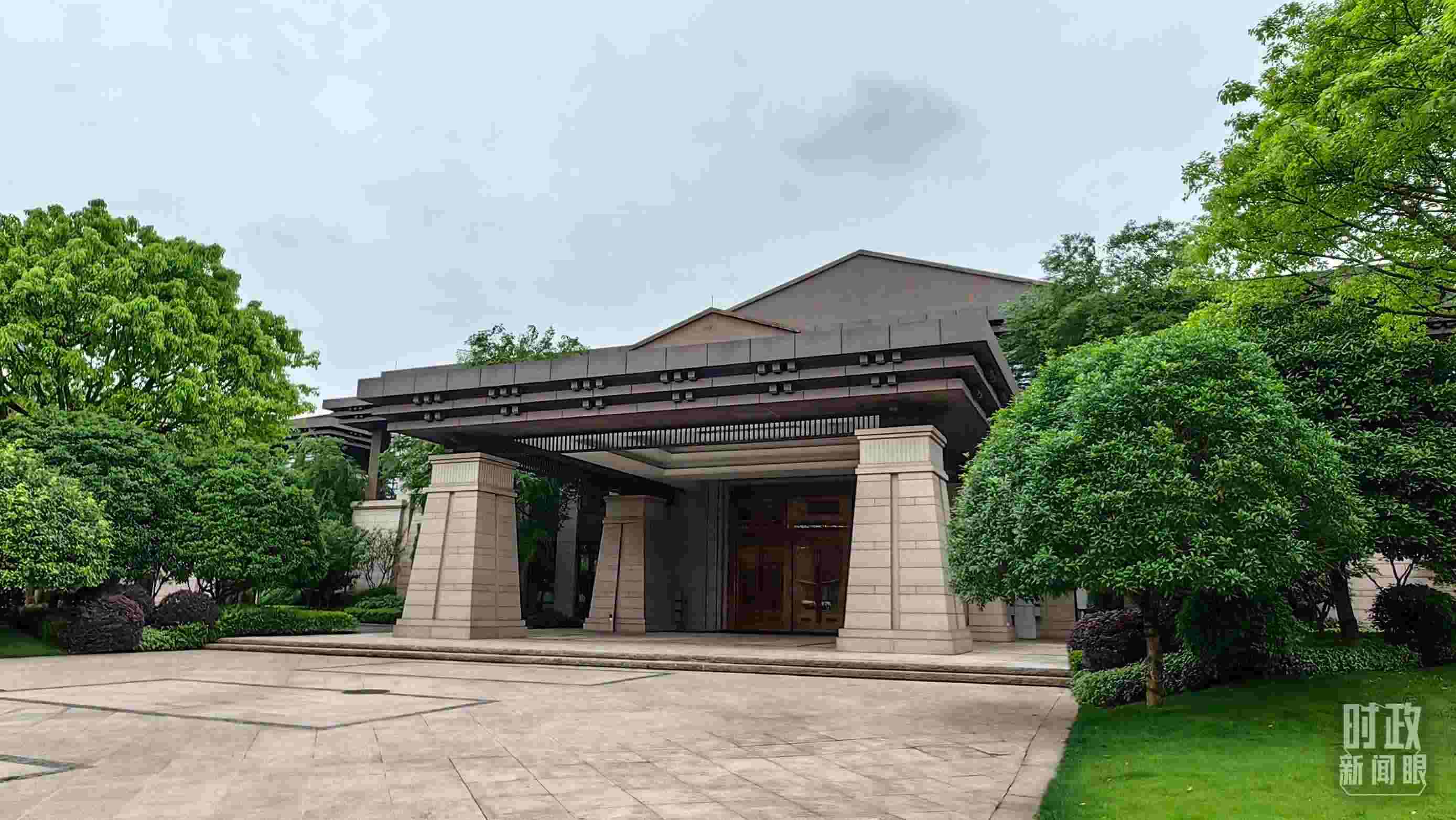 △重慶市渝州賓館，新時代推動西部大開發(fā)座談會在這里召開。（總臺央視記者段德文拍攝）