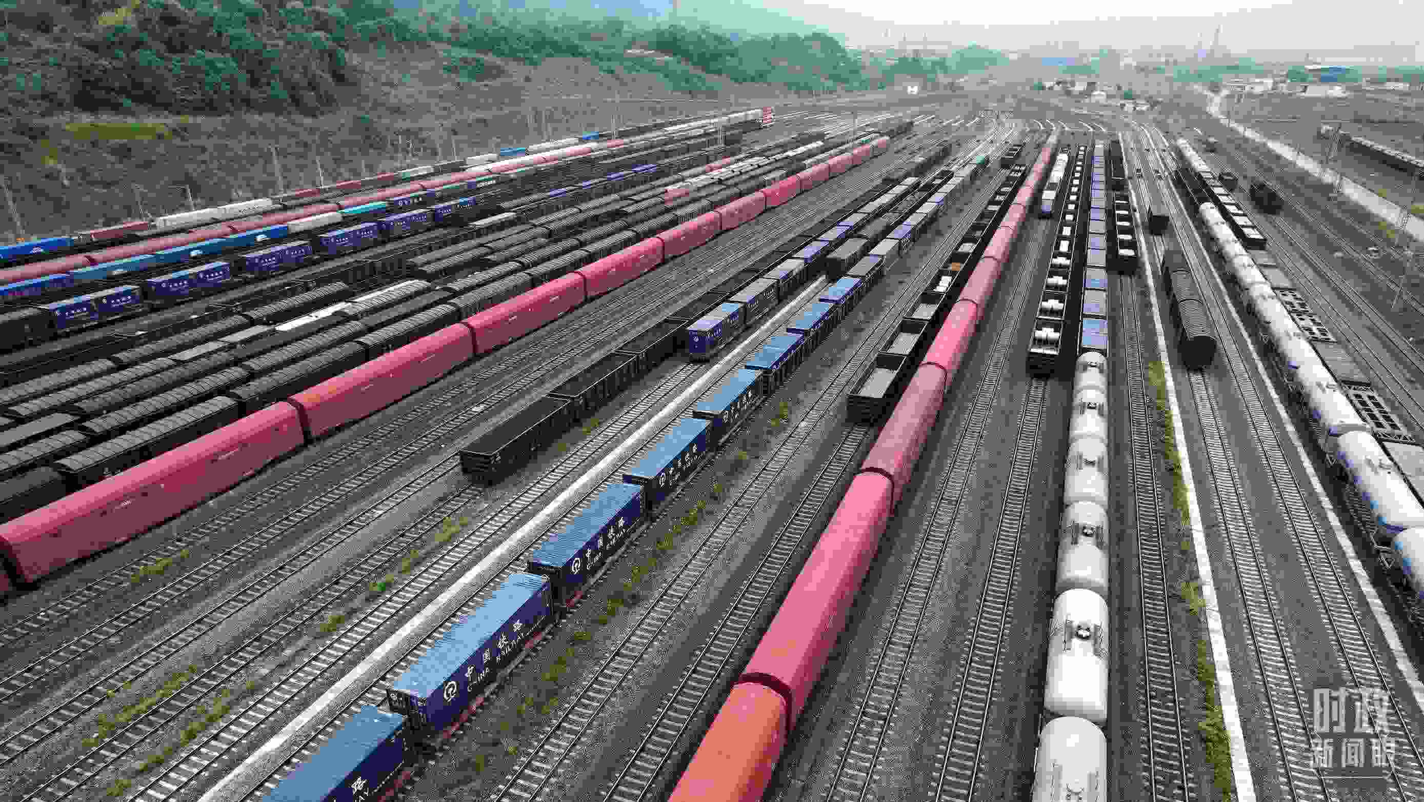 △重慶國際物流樞紐園區(qū)。（總臺央視記者范凱拍攝）