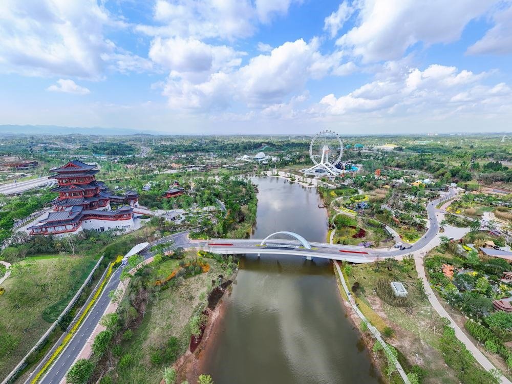 這是2024年4月22日拍攝的成都世園會主會場（無人機照片）。新華社記者 王曦 攝