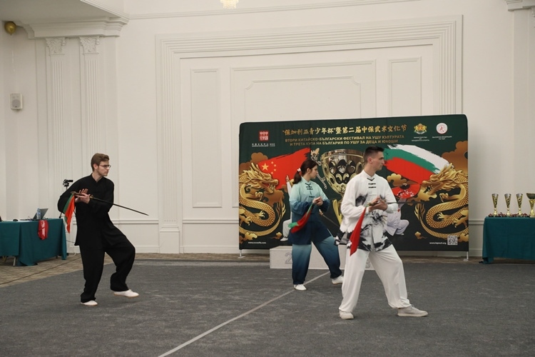 武術愛好者現(xiàn)場表演。索非亞中國文化中心供圖