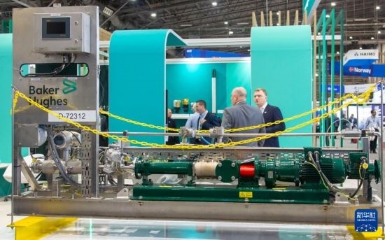 這是5月6日在美國休斯敦國際海洋油氣技術大會及設備展上拍攝的展示的裝備。新華社發(fā)（勞承躍攝）