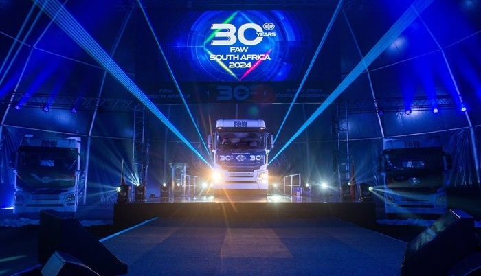 新一代旗艦車(chē)型JH6 550馬力牽引亮相。圖片來(lái)源：一汽解放