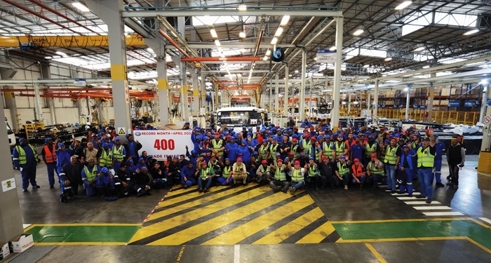 一汽南非庫(kù)哈工廠單月產(chǎn)量破400輛。圖片來(lái)源：一汽解放