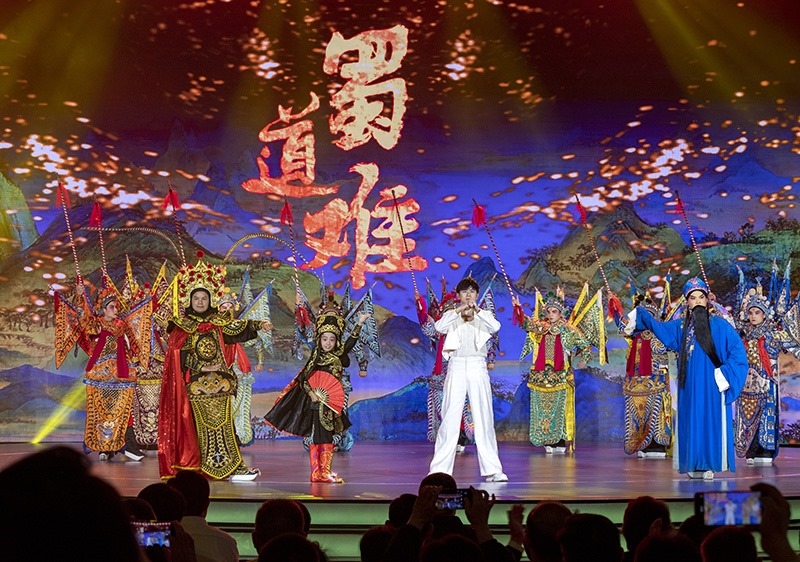 2023年10月13日，成都，“把青春華章寫在祖國大地上”大思政課網(wǎng)絡(luò)主題宣傳和互動引導(dǎo)活動在四川大學(xué)舉行。