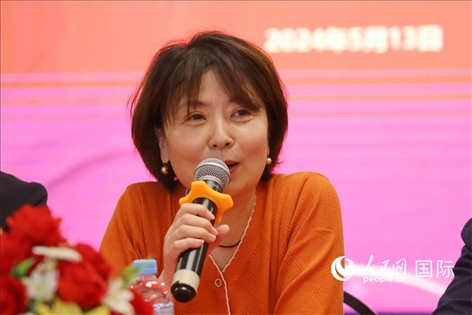 陜西省歸國華僑聯(lián)合會黨組成員、副主席兼秘書長尚小紅在座談會上致辭。人民網(wǎng)記者 陳海琪攝