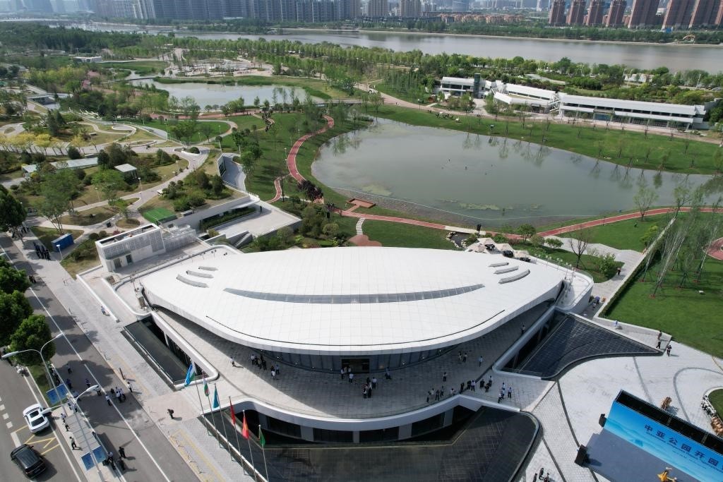 這是位于西安的中亞公園航拍畫(huà)面。新華社記者付瑞霞 攝