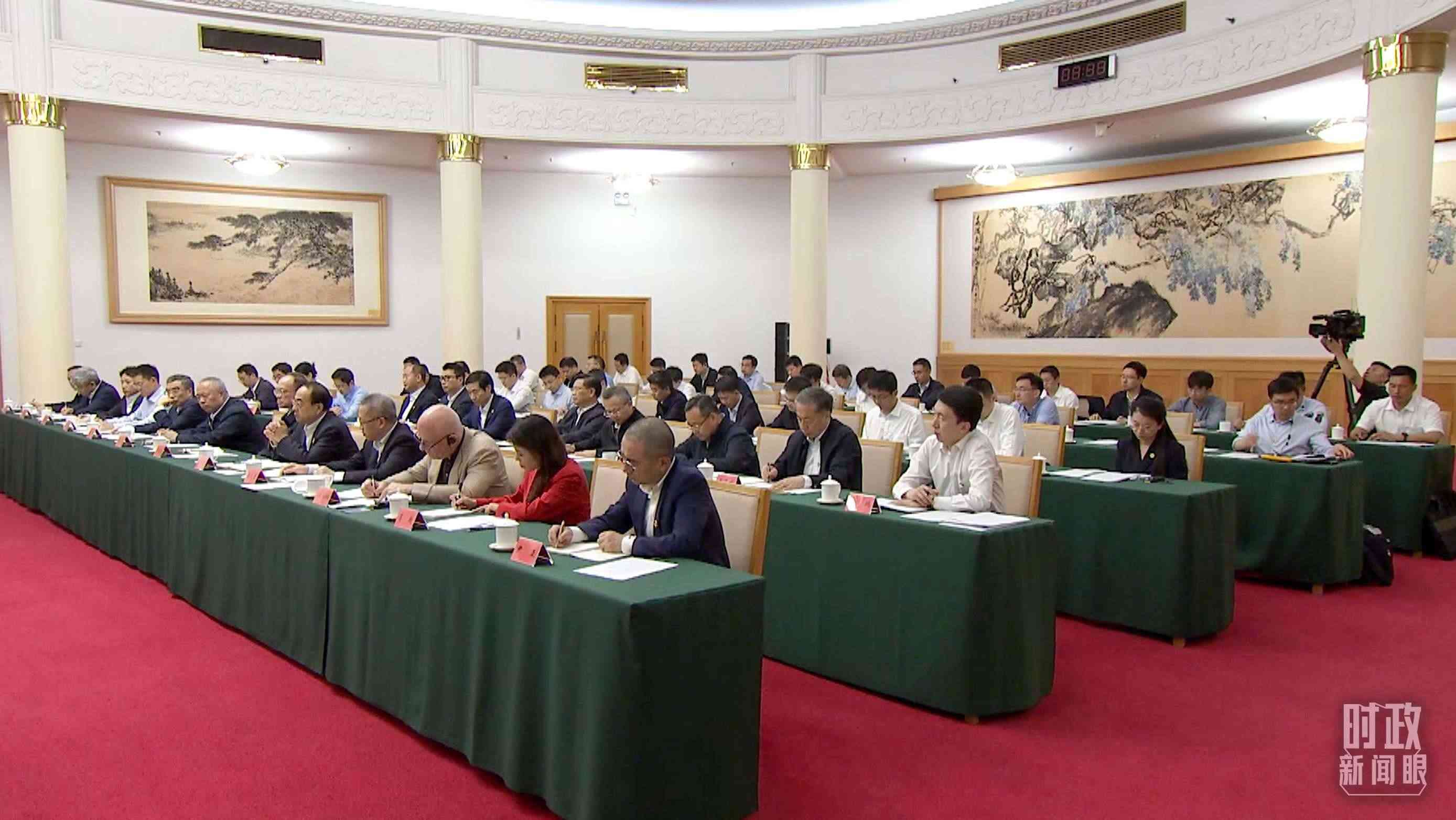 企業(yè)和專家座談會(huì)現(xiàn)場(chǎng)。