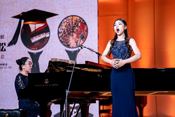 會(huì)議現(xiàn)場(chǎng)。學(xué)校供圖