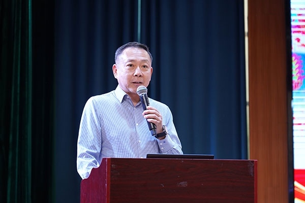 北京大鸞翔宇慈善基金會理事長、周恩來侄外孫沈清講述周恩來的讀書故事。