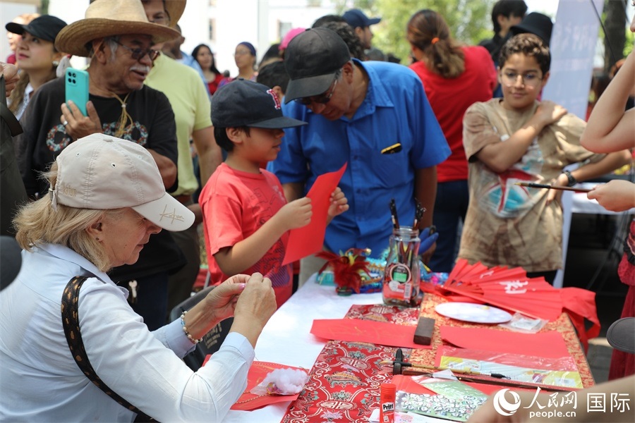 活動(dòng)現(xiàn)場(chǎng)。人民網(wǎng) 埃內(nèi)斯托·多明戈斯攝