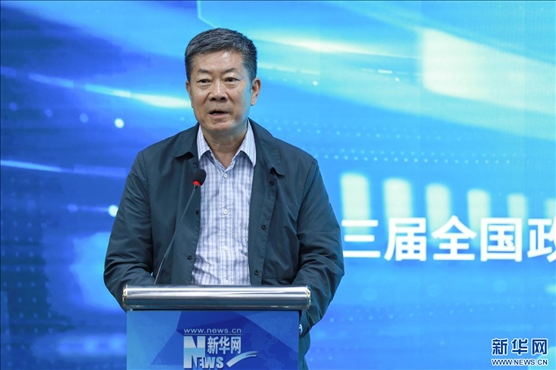 中國版權(quán)協(xié)會理事長、第十三屆全國政協(xié)文化文史和學習委員會副主任、新聞出版總署原副署長、國家版權(quán)局原副局長閻曉宏現(xiàn)場致辭