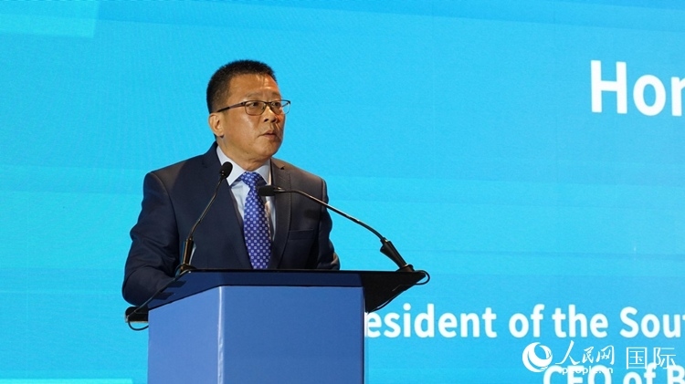 張朝陽(yáng)會(huì)長(zhǎng)致辭。人民網(wǎng) 劉暢攝