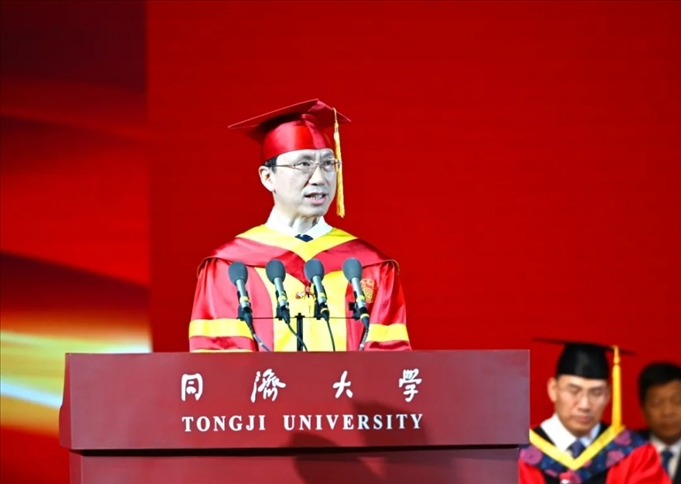 同濟(jì)大學(xué)校長、中國工程院院士鄭慶華