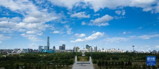 這是7月1日拍攝的哈薩克斯坦首都阿斯塔納的天際線。新華社記者 王建華 攝