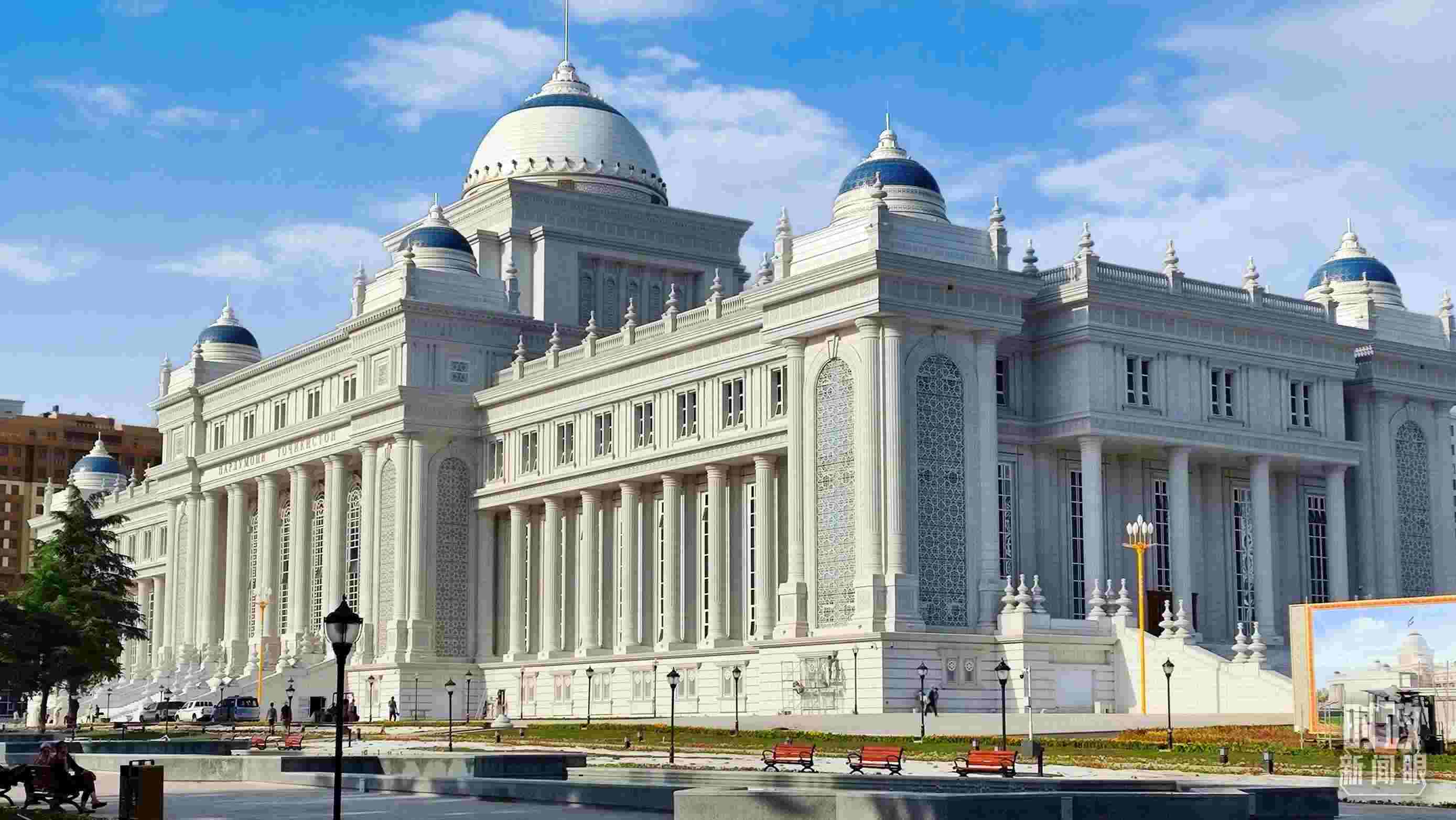 △中方援建塔議會大樓。（總臺記者員志軍拍攝）