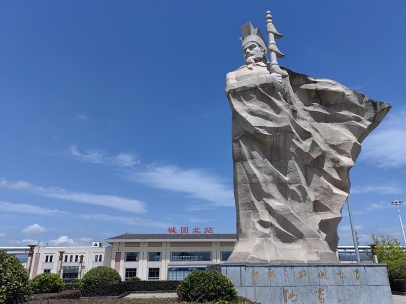 張騫雕塑。新華社記者 孫正好 攝