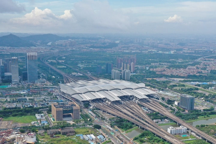 這是2024年6月23日拍攝的廣州南站（無人機(jī)照片）。新華社記者 劉大偉 攝