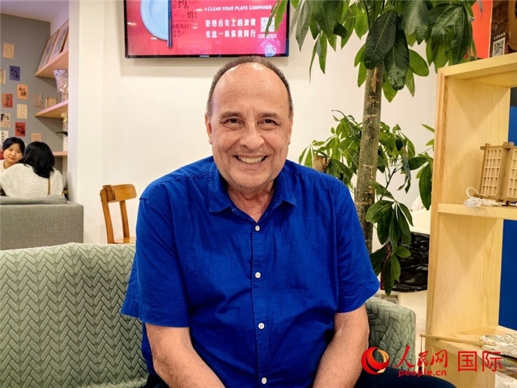 巴西坎皮納斯州立大學文學院資深教授弗朗西斯科·福特·哈德曼接受人民網專訪。人民網記者 符園園攝