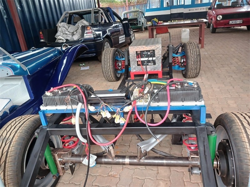 “老爺車”的跟上電動潮流。索尚古夫技術(shù)高中供圖