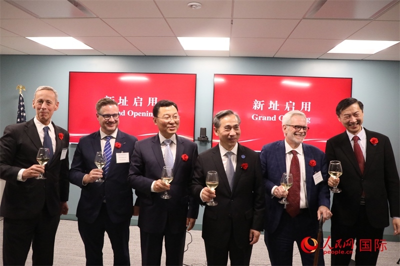 4、美中貿(mào)易全國委員會會長克雷格·艾倫、美國商會高級副會長傅瑞偉等美國工商界代表出席活動。 人民網(wǎng)記者 李志偉攝