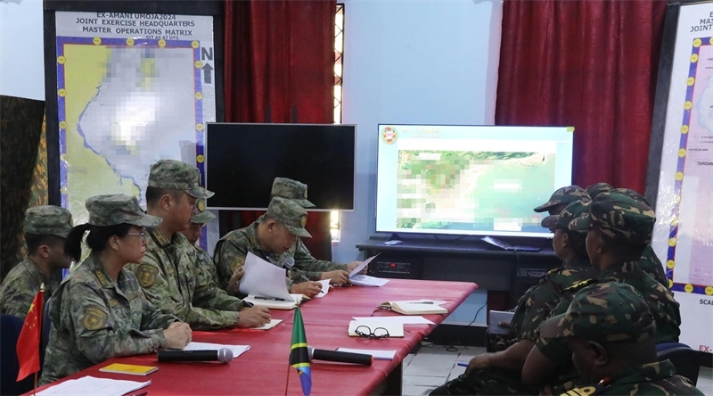 海上指揮所商定細(xì)節(jié)。王福攝