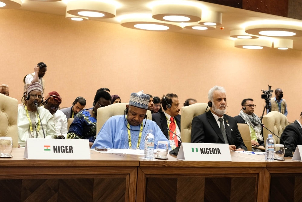 1月20日，與會代表出席在烏干達(dá)首都坎帕拉舉行的不結(jié)盟運動第19次峰會閉幕式。新華社發(fā)（阿佳拉·納瓦達(dá)攝）