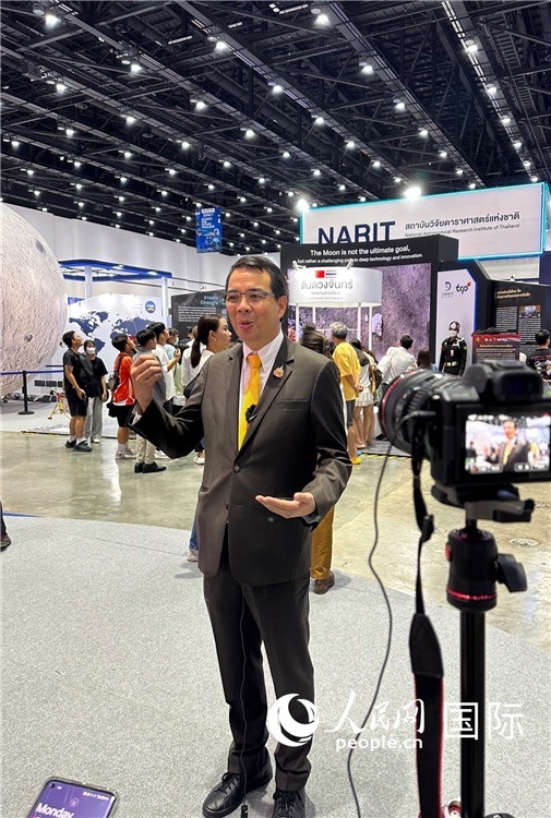 泰國國家天文研究所所長薩蘭接受采訪。人民網(wǎng)記者簡承淵攝