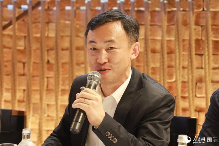 中國(guó)駐里約熱內(nèi)盧代總領(lǐng)事王海濤在座談會(huì)上致辭。人民網(wǎng)記者 陳海琪攝