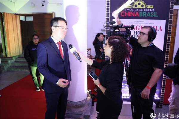 第三屆中國－巴西電影展主辦方巴西康橋博智文化傳媒公司總經(jīng)理陳翔廣在接受媒體采訪時(shí)表示，希望通過中巴電影展這個(gè)平臺促進(jìn)兩國文化交流，把更多的中國影視作品引進(jìn)巴西。人民網(wǎng)記者 陳一鳴攝