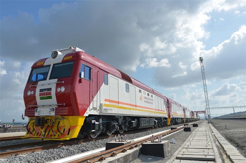 當(dāng)?shù)貢r(shí)間2017年5月30日，肯尼亞蒙巴薩，連接肯尼亞港口城市蒙巴薩和首都內(nèi)羅畢的蒙內(nèi)鐵路正式竣工通車(chē)。