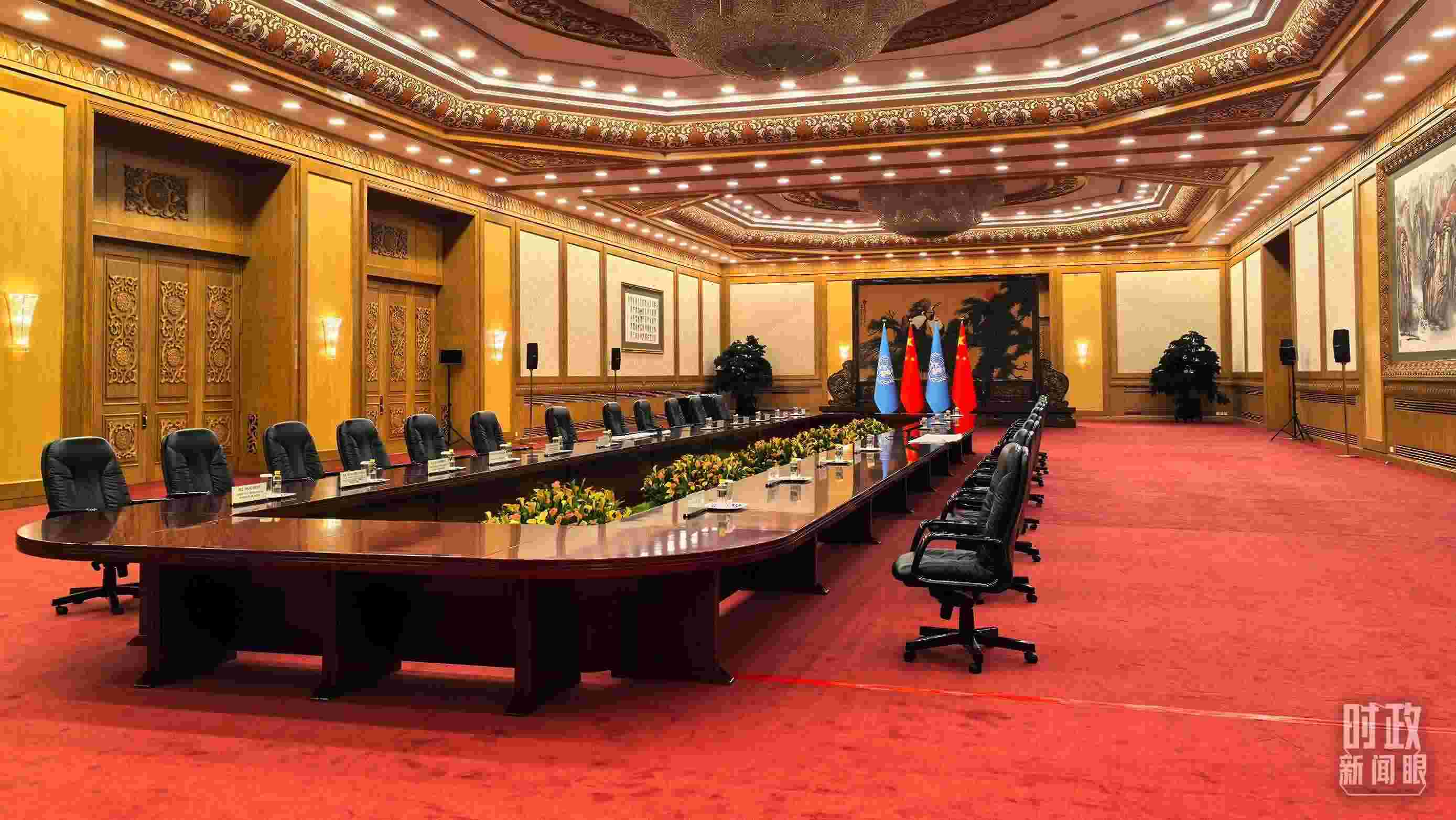  △同聯(lián)合國秘書長古特雷斯的會見會場，這是開始前的場景。（總臺央視記者劉瑞琳拍攝）