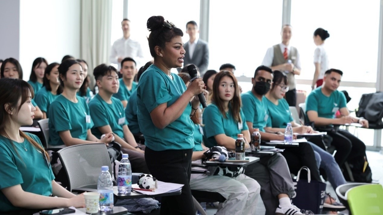 各方代表和在場(chǎng)嘉賓共同見(jiàn)證了培訓(xùn)基地的正式掛牌，活動(dòng)當(dāng)日還展開(kāi)了培訓(xùn)試講環(huán)節(jié)。