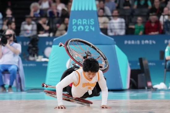 巴黎殘奧會｜“撞車、摔倒，我們都習(xí)慣了”